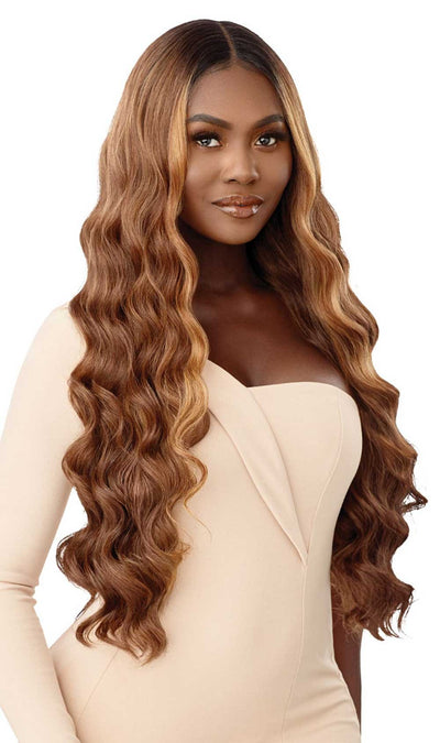 Outre Synthetic LONG Wavy HD Transparent Lace Front Wig Arlena 30" - Elevate Styles
