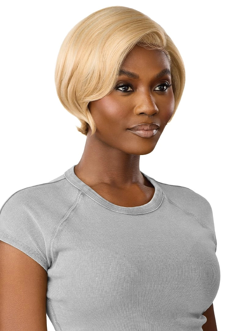 Outre Synthetic Pre-Plucked HD Transparent Lace Front Wig Every 48 QLEWE48
